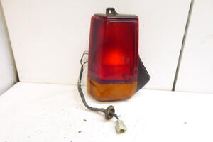 LAMPA TYŁ LEWA W BŁOTNIK
