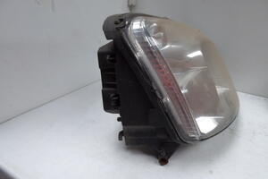LAMPA REFLEKTOR PRAWY