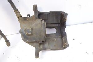 ZACISK HAMULCOWY  PRZÓD PRAWY 