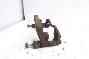 JARZMO RAMKA ZACISKU PRZÓD LEWY