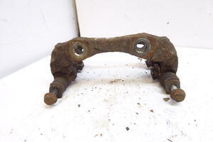 JARZMO RAMKA ZACISKU PRZÓD LEWY