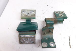 ZAWIASY DRZWI TYŁ LEWY KPL