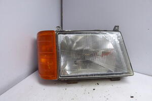 LAMPA REFLEKTOR PRAWY