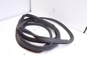 USZCZELKA DRZWI TYŁ PRAWA