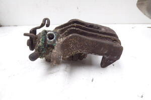 ZACISK HAMULCOWY TYŁ LEWY