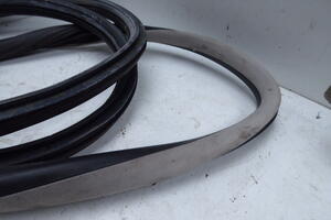 USZCZELKA DRZWI TYŁ PRAWA