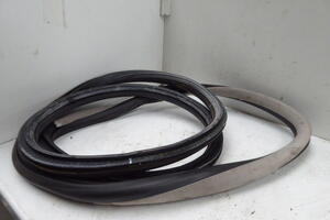 USZCZELKA DRZWI TYŁ PRAWA