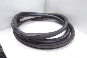 USZCZELKA DRZWI PRZÓD PRAWA