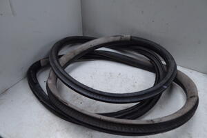 USZCZELKA DRZWI PRZÓD LEWA