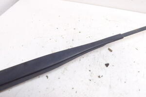 RAMIĘ WYCIERACZKI PRZÓD LEWY