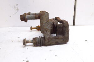 JARZMO RAMKA ZACISKU TYŁ PRAWY