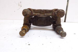 JARZMO RAMKA ZACISKU TYŁ PRAWY