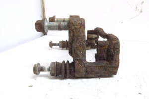 JARZMO RAMKA ZACISKU TYŁ LEWY