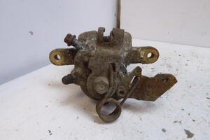 ZACISK HAMULCOWY TYŁ PRAWY