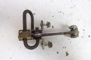 OGRANICZNIK DRZWI TYŁ PRAWY = LEWY