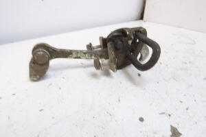 OGRANICZNIK DRZWI TYŁ PRAWY = LEWY