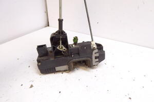 ZAMEK DRZWI TYŁ LEWY