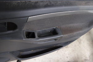 BOCZEK TAPICERKA DRZWI PRZÓD PRAWY