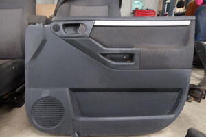 BOCZEK TAPICERKA DRZWI PRZÓD PRAWY