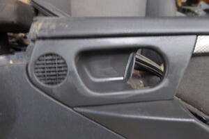 BOCZEK TAPICERKA DRZWI PRZÓD PRAWY