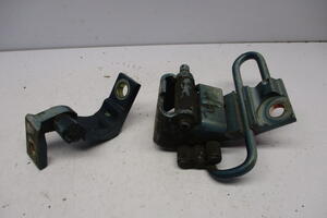 ZAWIASY DRZWI PRZÓD PRAWY KPL 