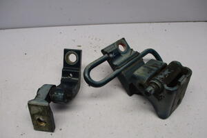 ZAWIASY DRZWI PRZÓD PRAWY KPL 