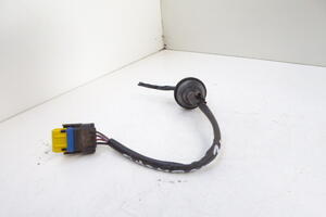 WTYCZKA KOSTKA LAMPY TYŁ LEWA