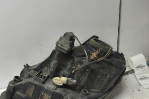 LAMPA REFLEKTOR PRAWY