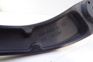 RAMIĘ WYCIERACZKI PRZÓD PRAWY