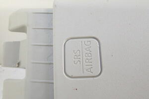 OSŁONA SŁUPKA ŚRODKOWEGO PRAWA