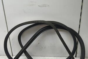 USZCZELKA DRZWI PRZÓD LEWA