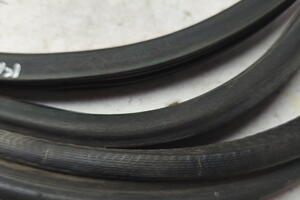 USZCZELKA DRZWI PRZÓD LEWA