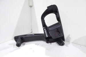 UCHWYT RĄCZKA BOCZKU PRZÓD PRAWA