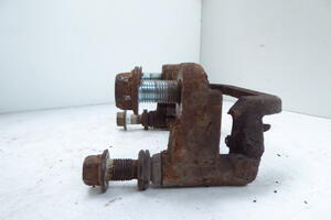 JARZMO RAMKA ZACISKU TYŁ PRAWY