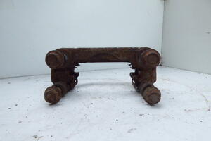 JARZMO RAMKA ZACISKU TYŁ PRAWY