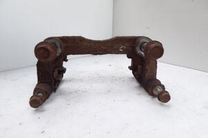 JARZMO RAMKA ZACISKU PRZÓD LEWY