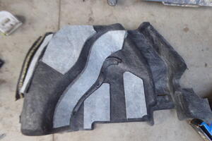 BOCZEK TAPICERKA BAGAŻNIKA PRAWY