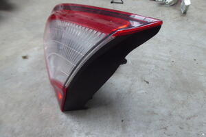 LAMPA KLAPY TYŁ PRAWA W KLAPĘ