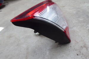 LAMPA KLAPY TYŁ LEWA W KLAPĘ