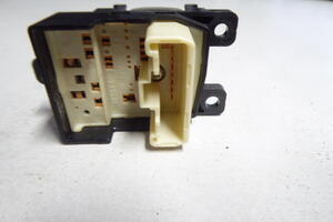 PRZEŁĄCZNIK REGULACJI LUSTEREK