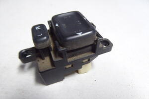 PRZEŁĄCZNIK REGULACJI LUSTEREK