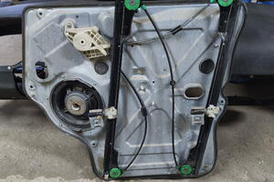 PODNOŚNIK SZYBY PRZÓD LEWY ELEKTRYCZNY